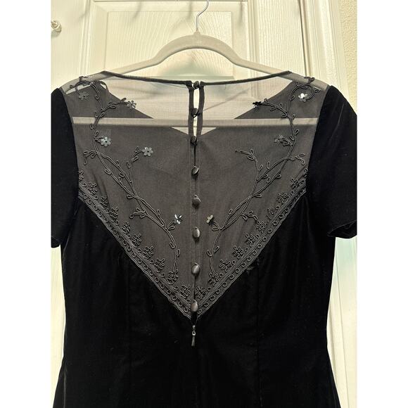 Vintage 90s Maggy London Mesh Embroidered Button Back Velvet Mini Dress Size 4 - Picture 5 of 9